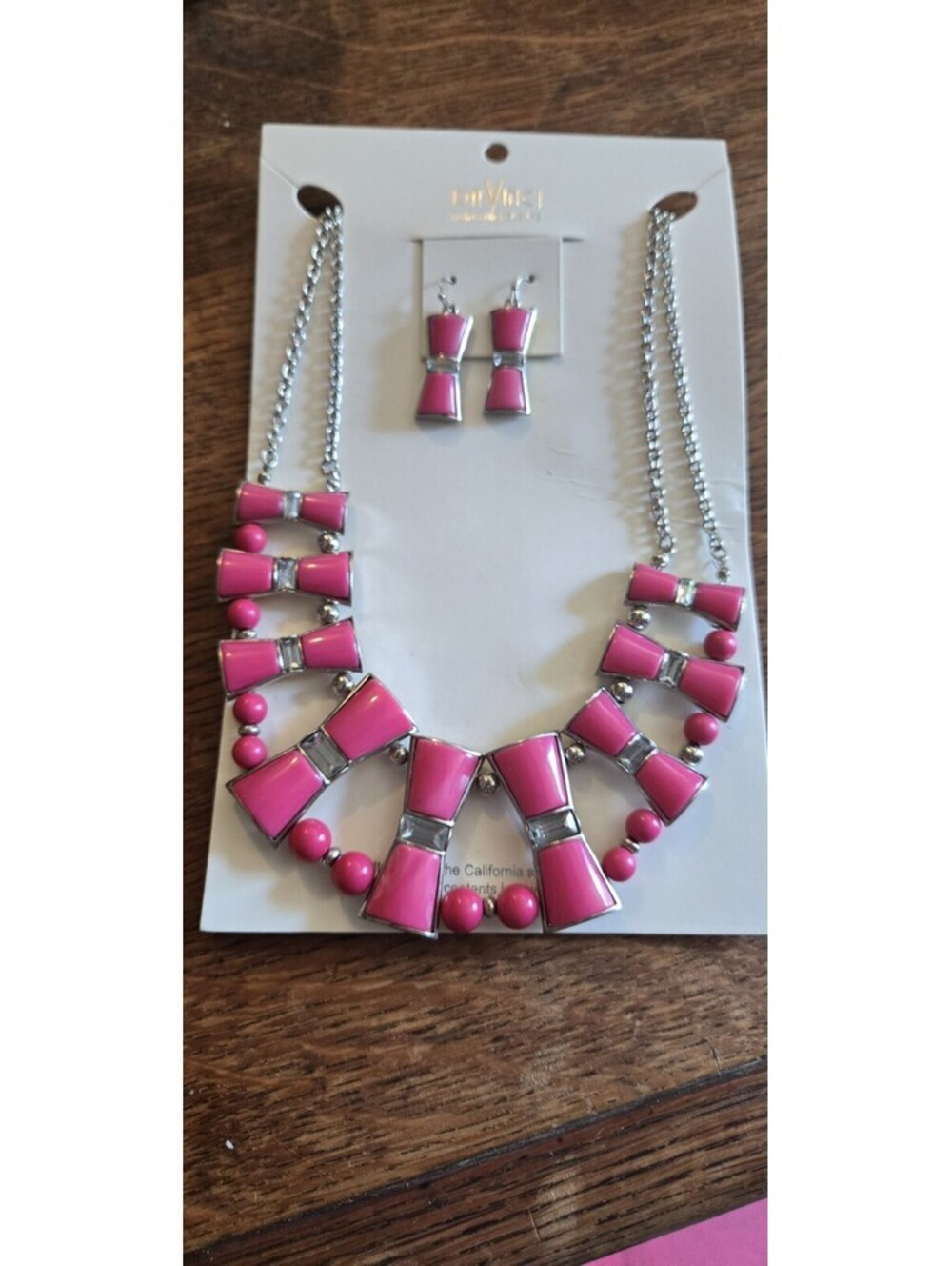 DaVinci Hot Powerful Pink Acrylic Necklace And Earrings Set. 16-20 Inches Chain